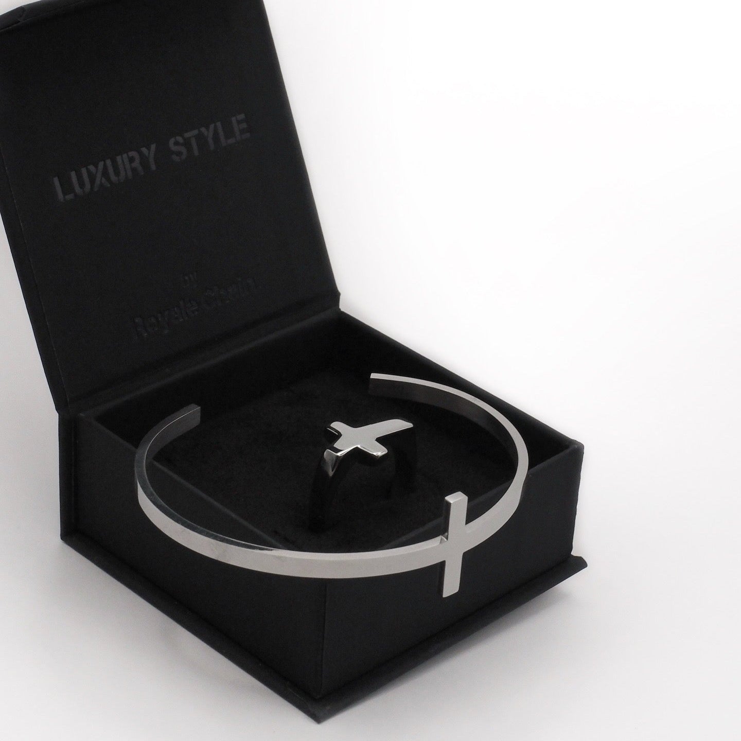 Hand bracelet «CROSS»