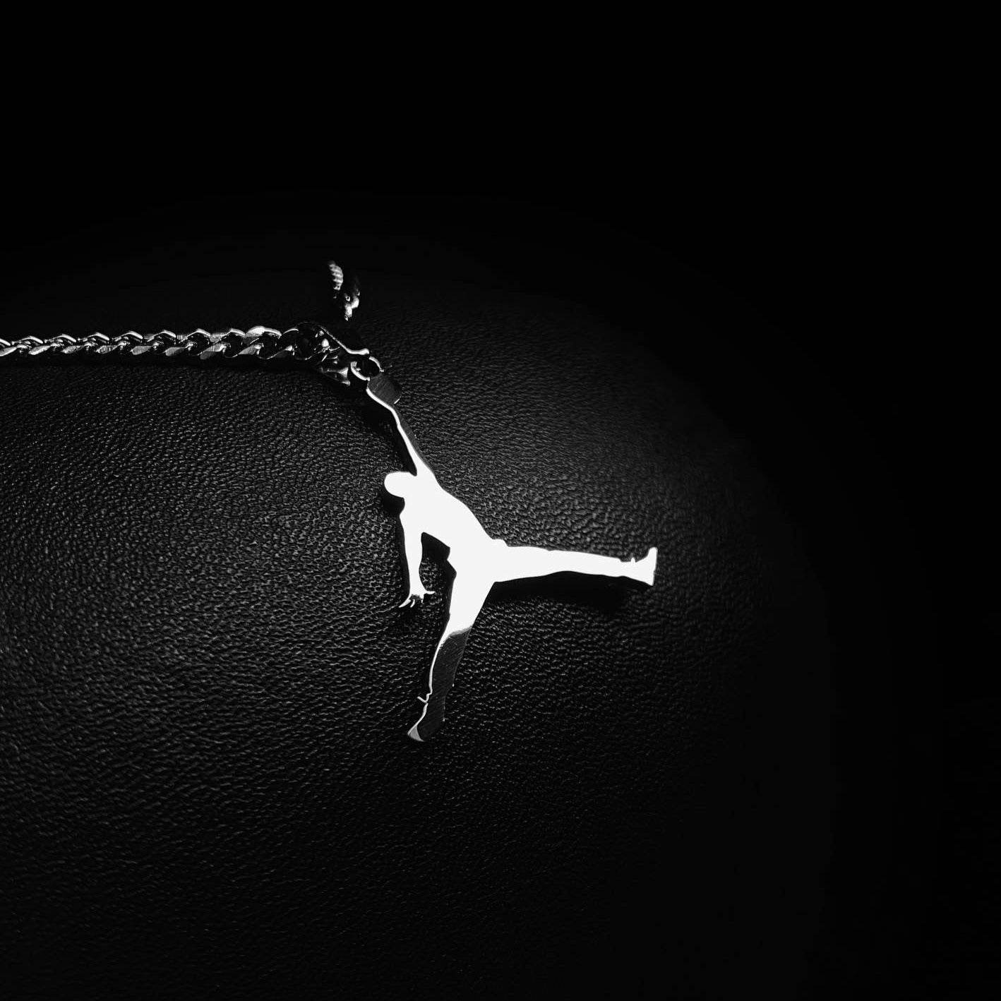 Neck pendant «JORDAN»