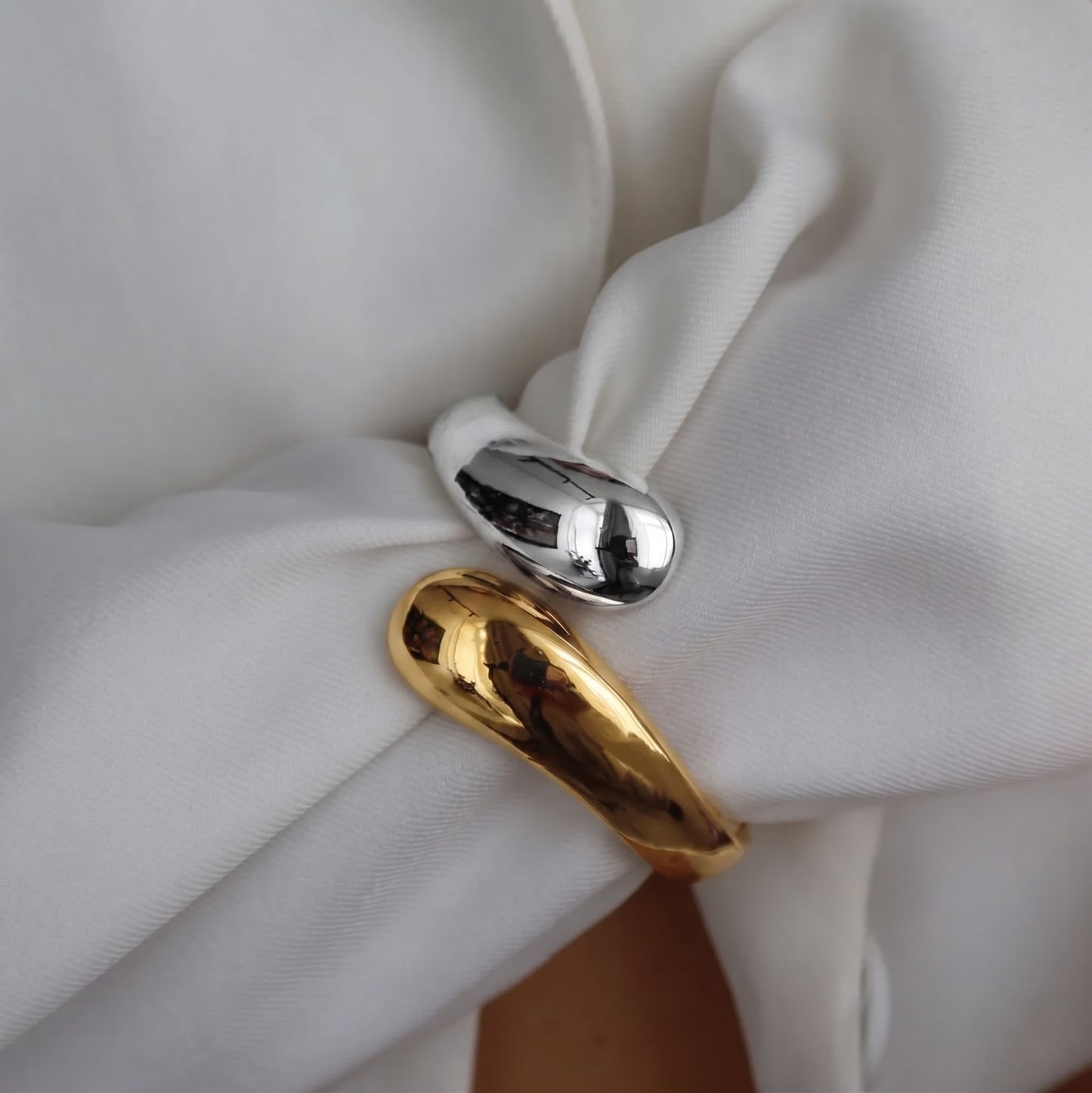 Hand bracelet «SUNFLOW»