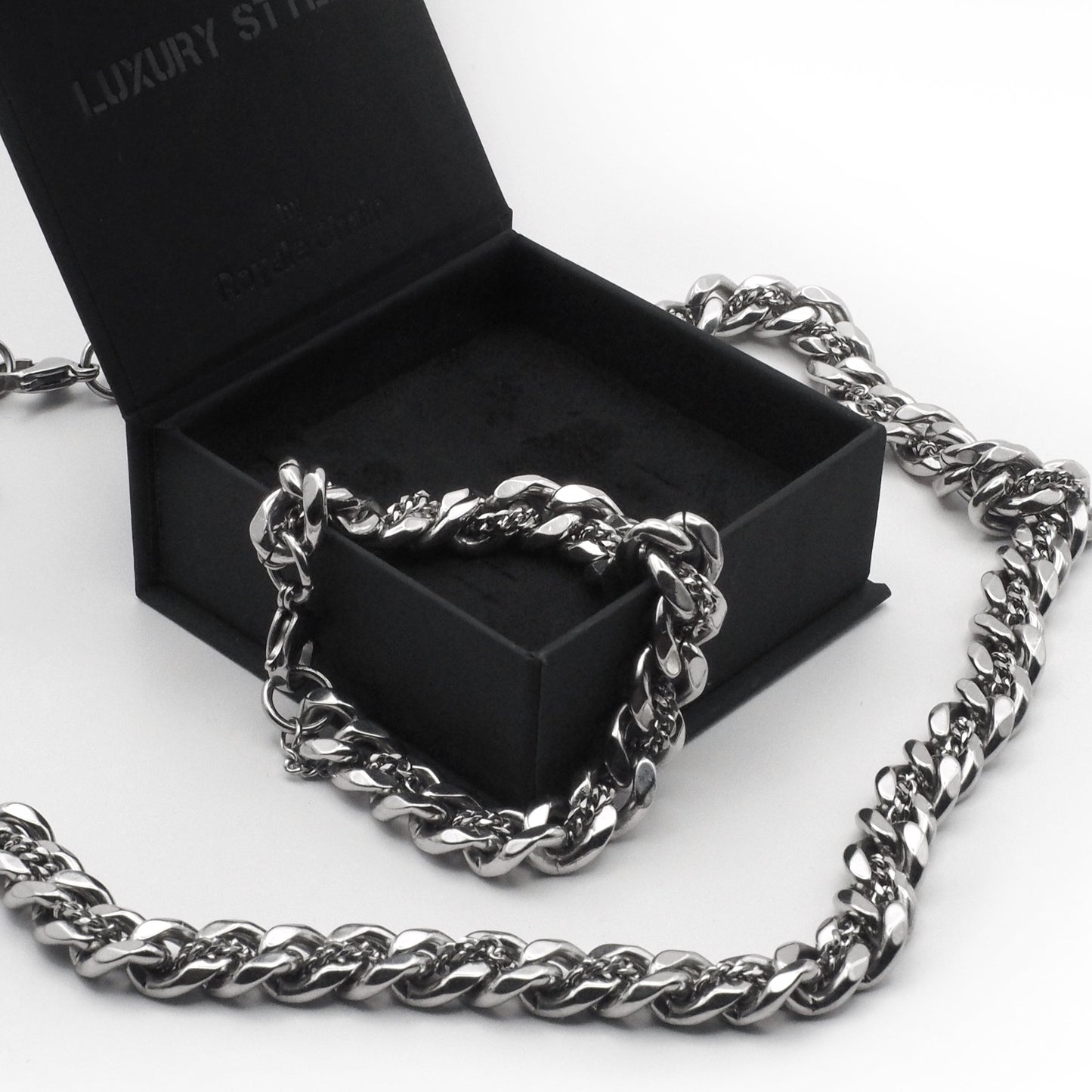 Hand bracelet «FUTURE»