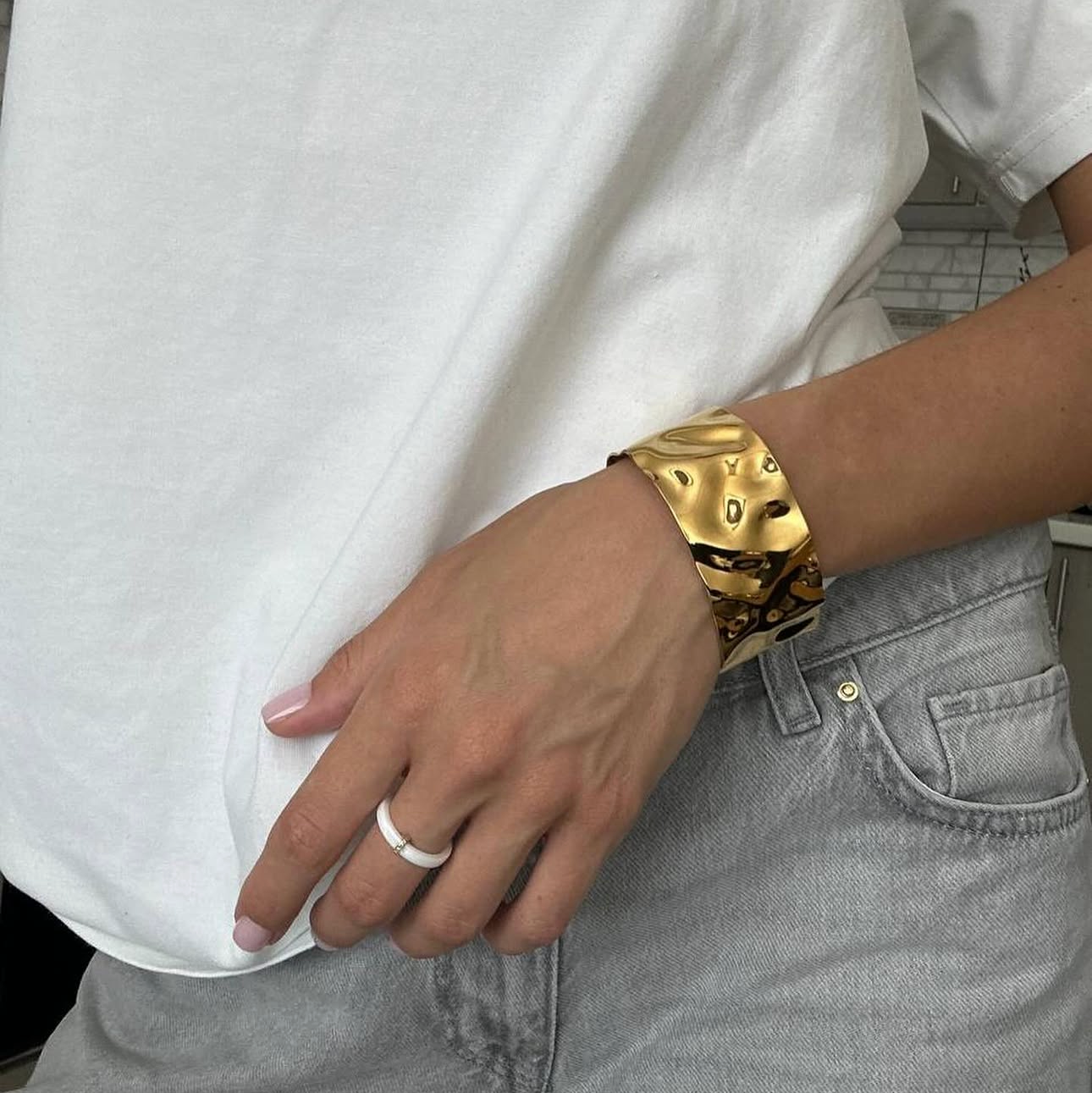 Hand bracelet «WAVE CUFF»