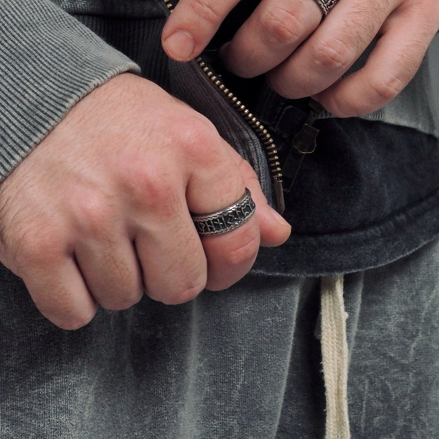 Ring «RUNES»