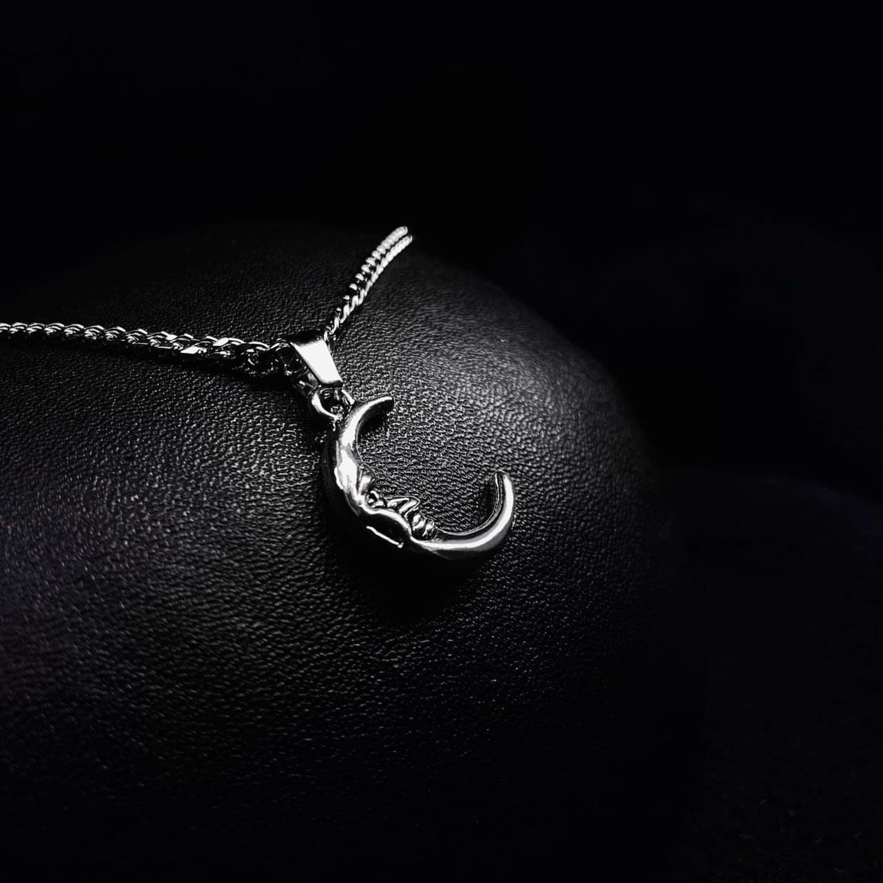 Neck pendant «MOON»