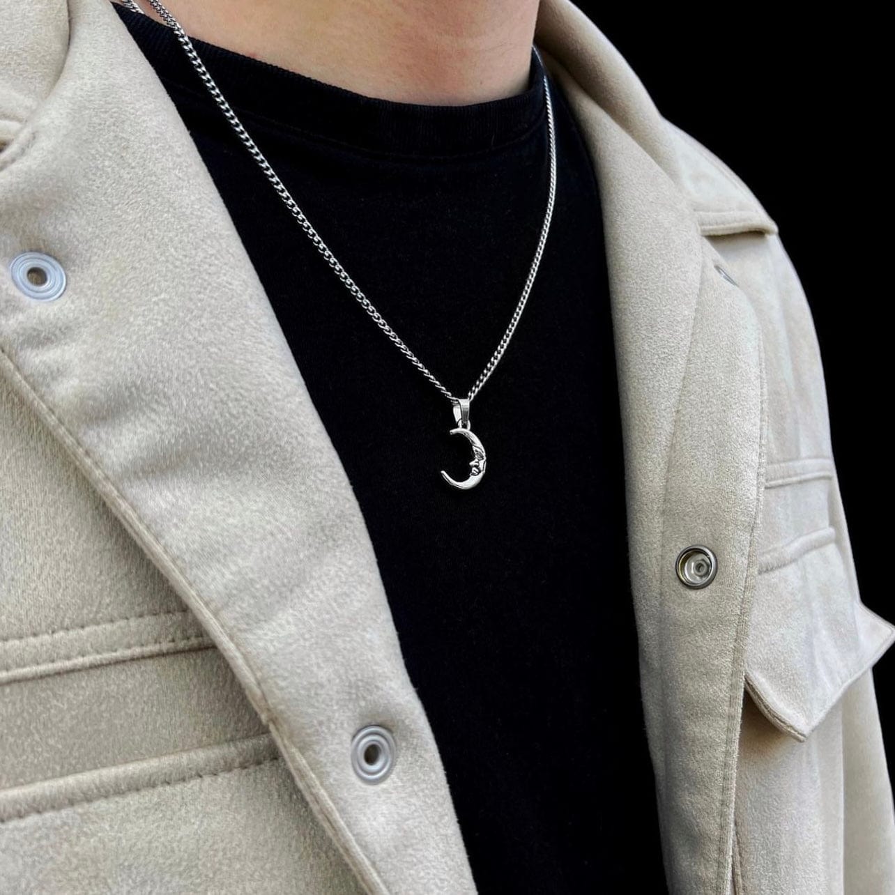 Neck pendant «MOON»