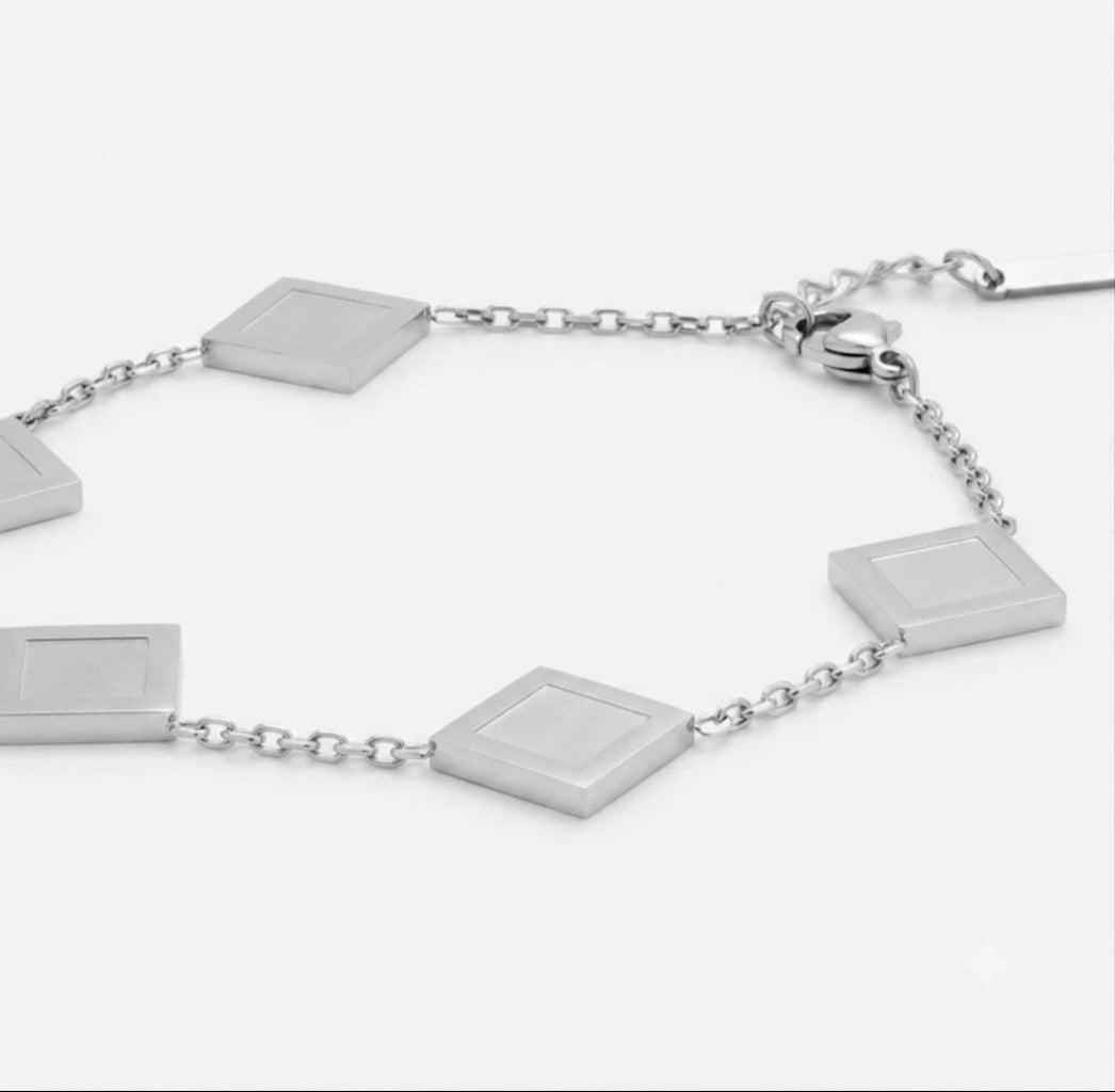 Hand bracelet «FACET»