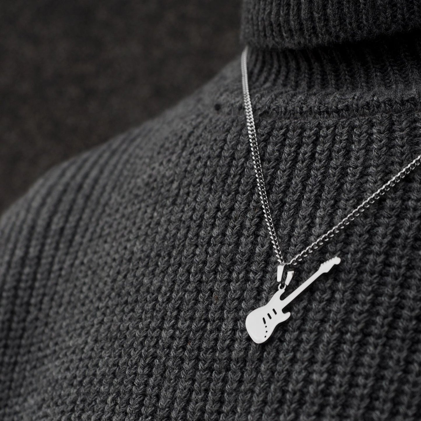 Neck pendant «GUITAR»