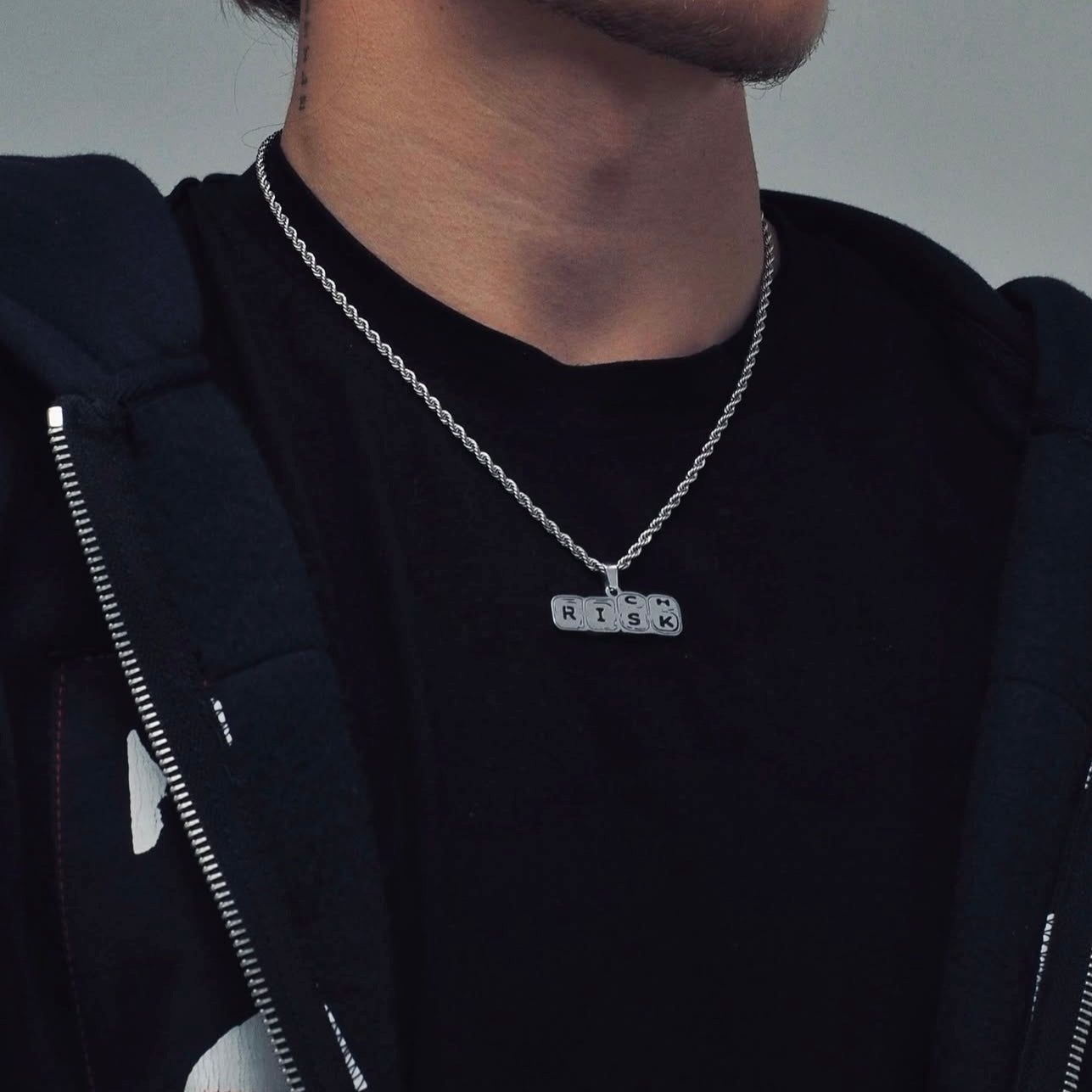 Neck pendant «RISK & RICH»