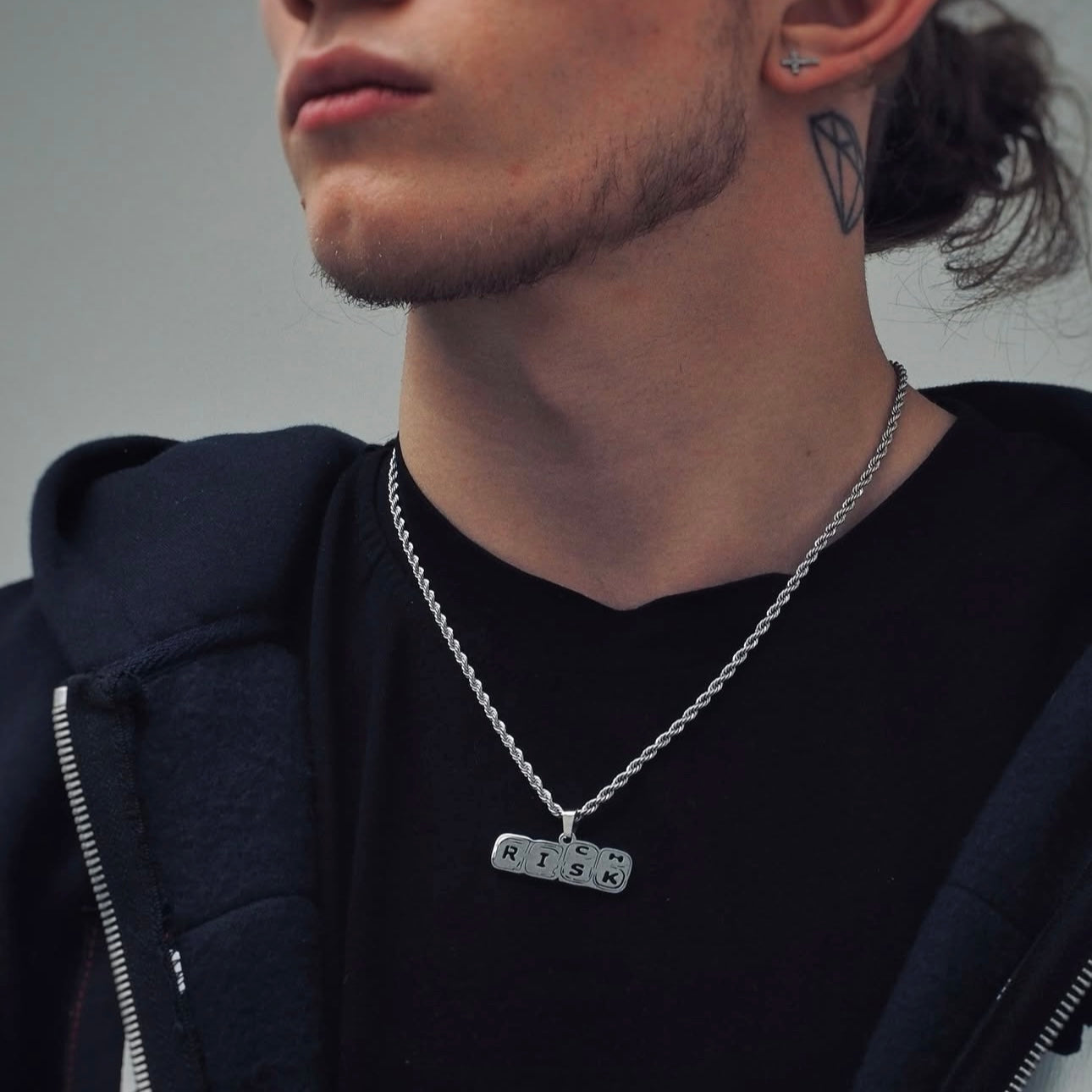 Neck pendant «RISK & RICH»