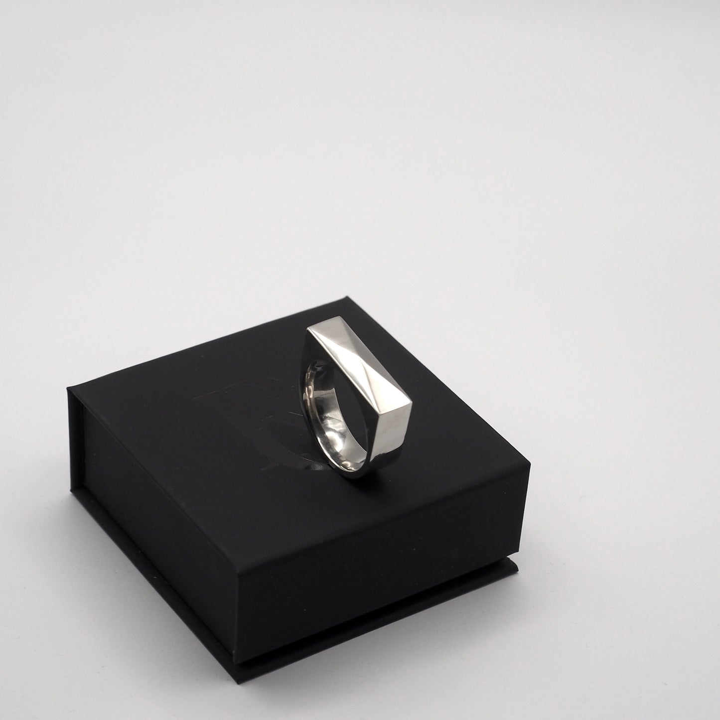 Ring «DOMINION»