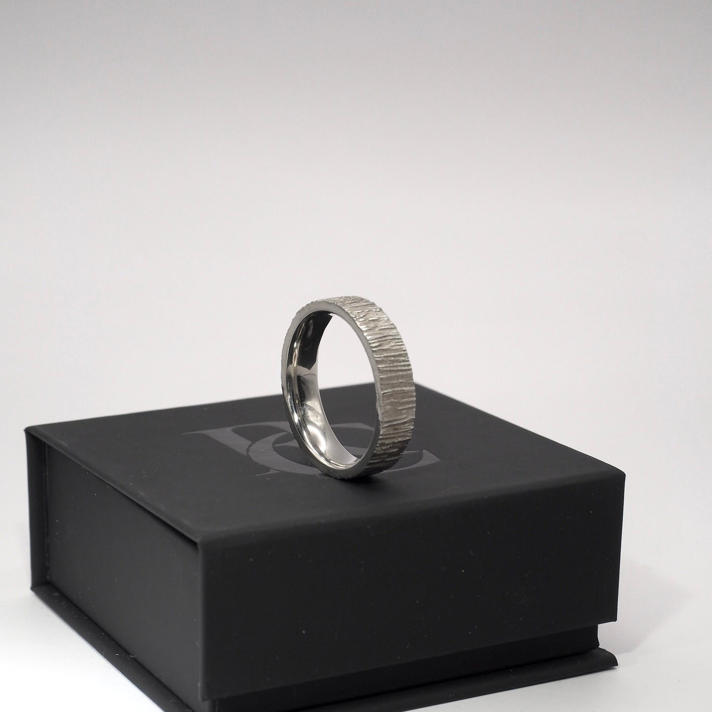 Ring «DIVIDE»