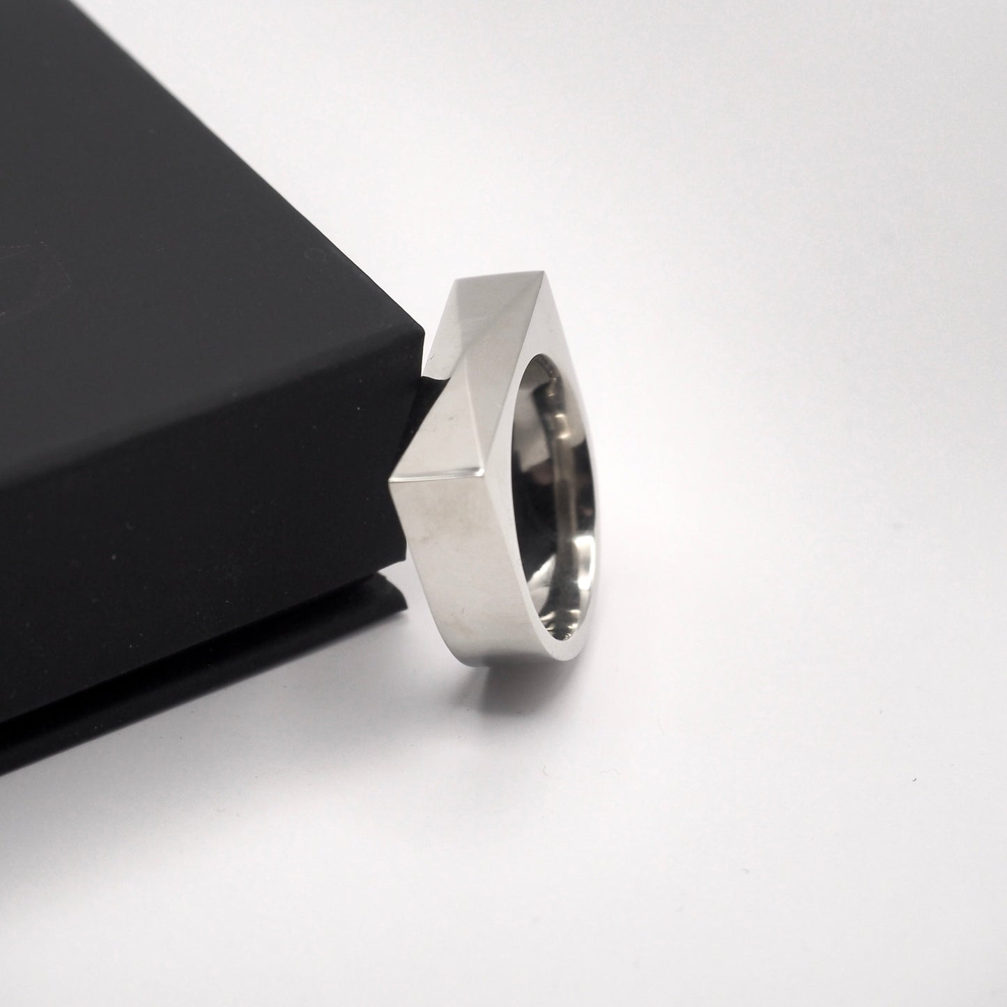 Ring «DOMINION»