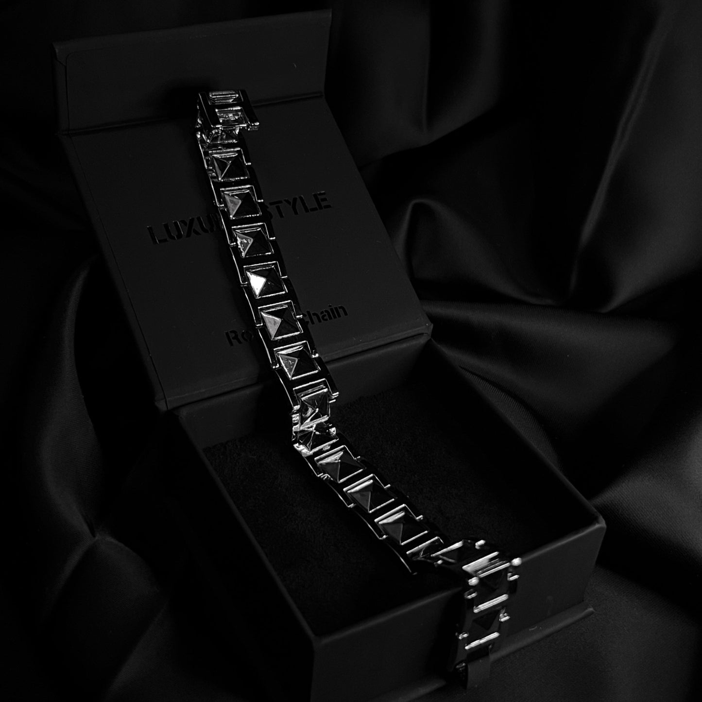 Hand bracelet «BRUTAL v1»