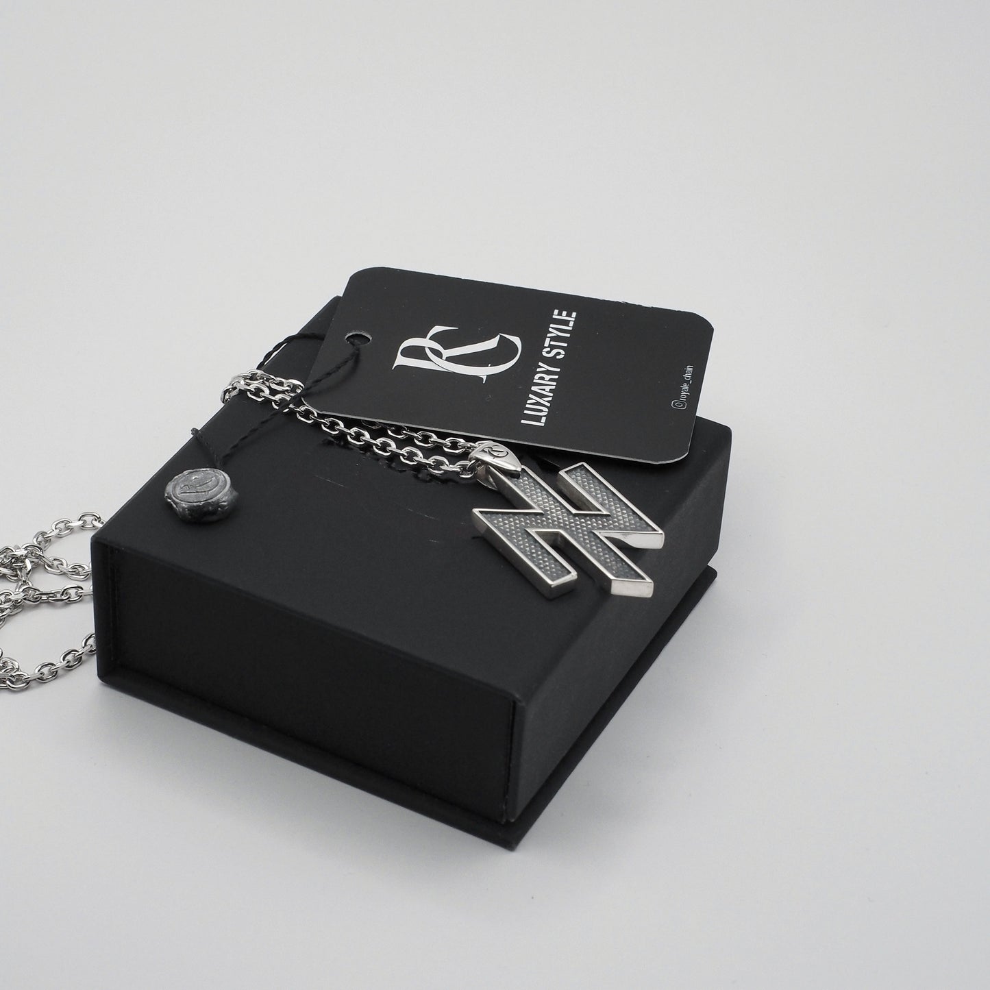 Neck pendant «IDEA NATION»