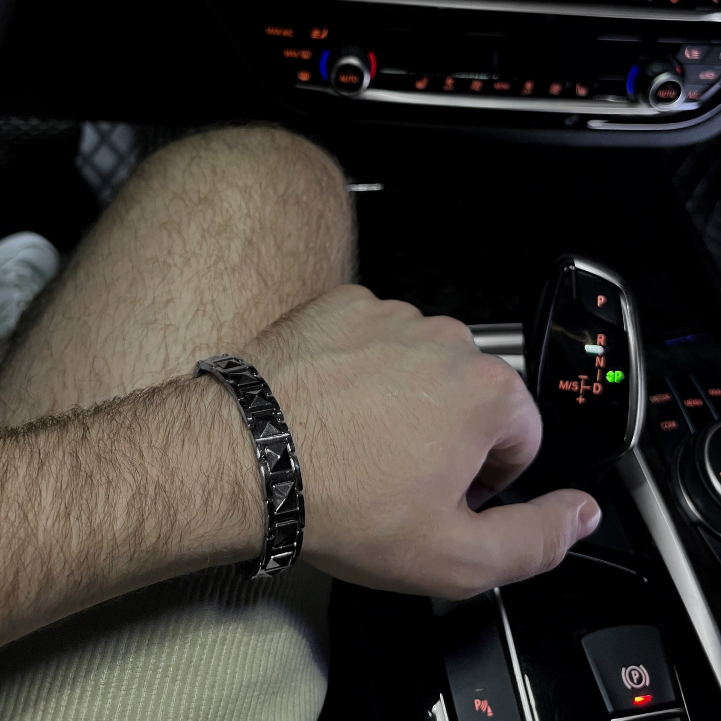 Hand bracelet «BRUTAL v1»