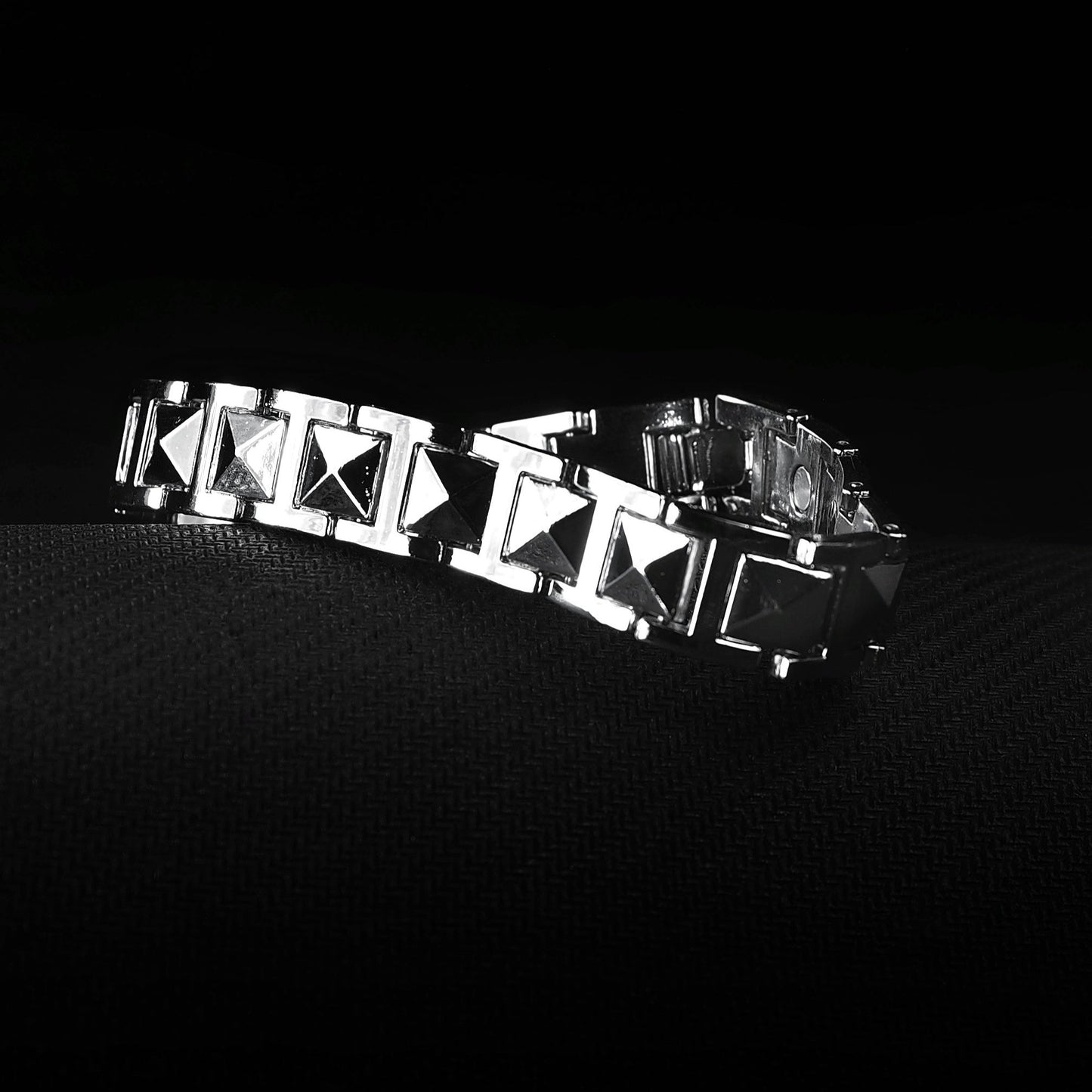 Hand bracelet «BRUTAL v1»