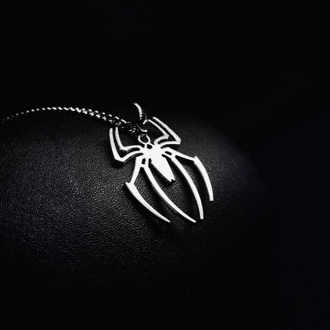 Neck pendant «SPIDER»