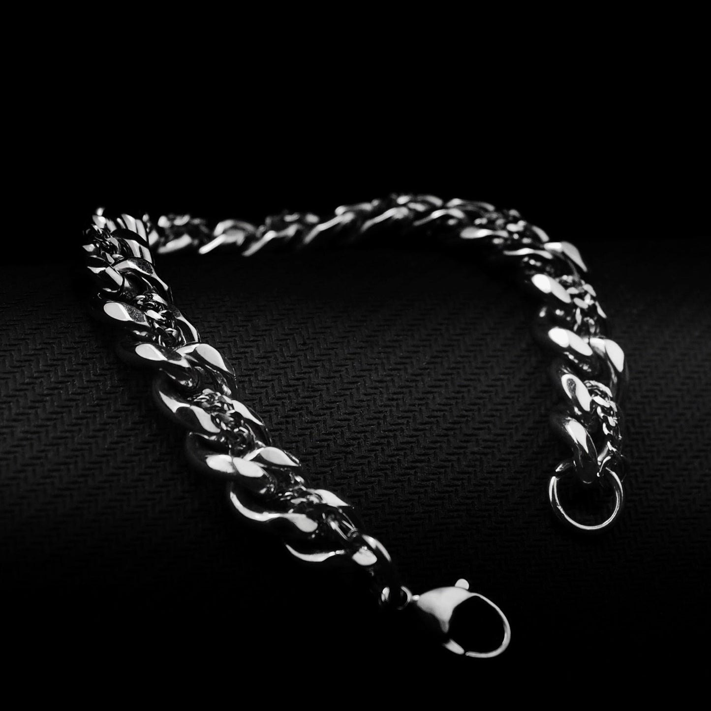 Hand bracelet «FUTURE»