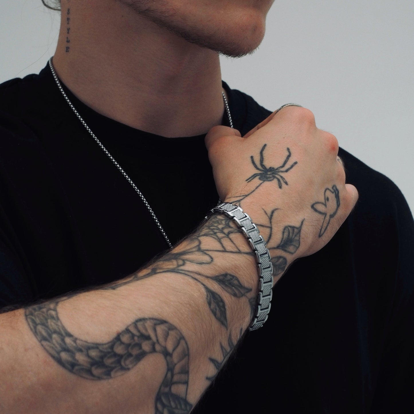 Hand bracelet «MONARCH»