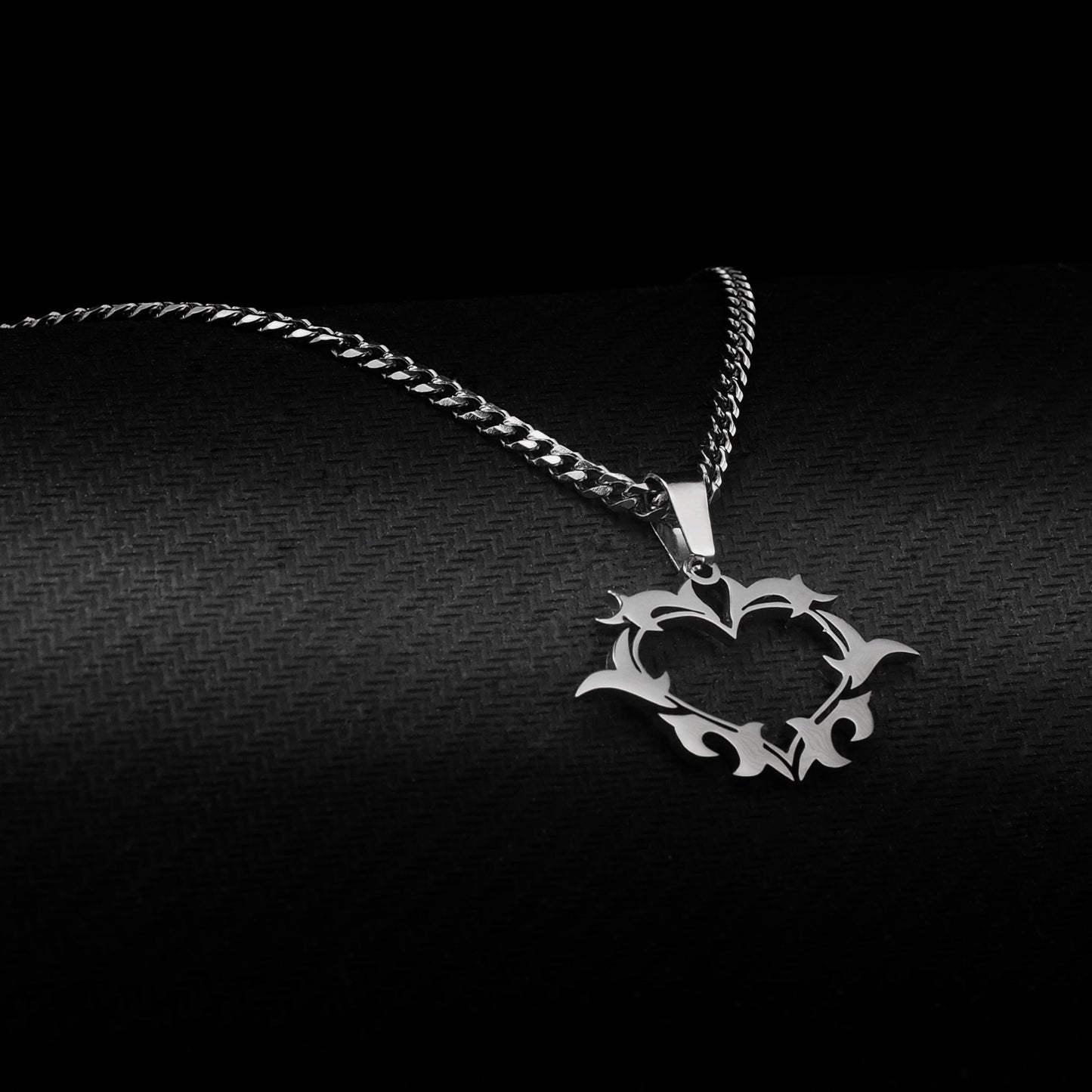 Neck pendant «ВІТКИ КОХАННЯ»