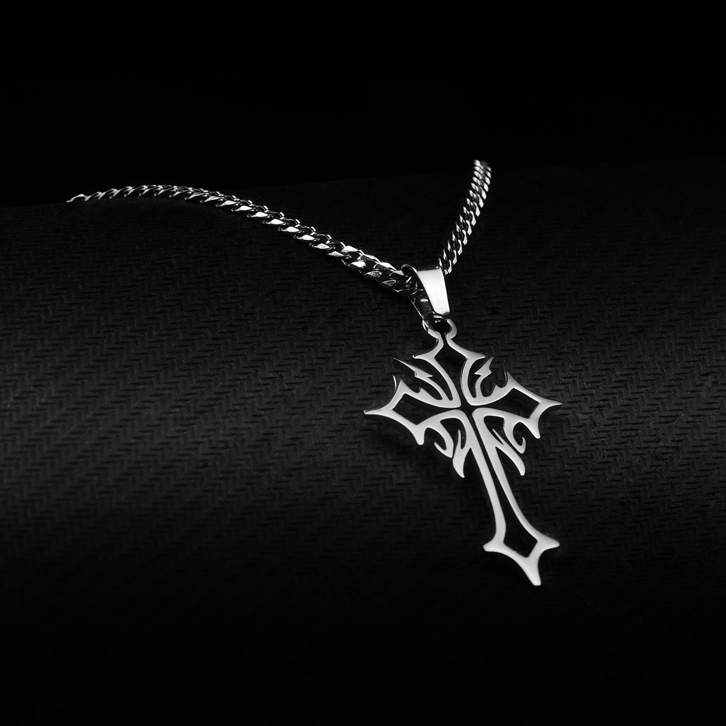 Neck pendant «RAVEN CROSS»