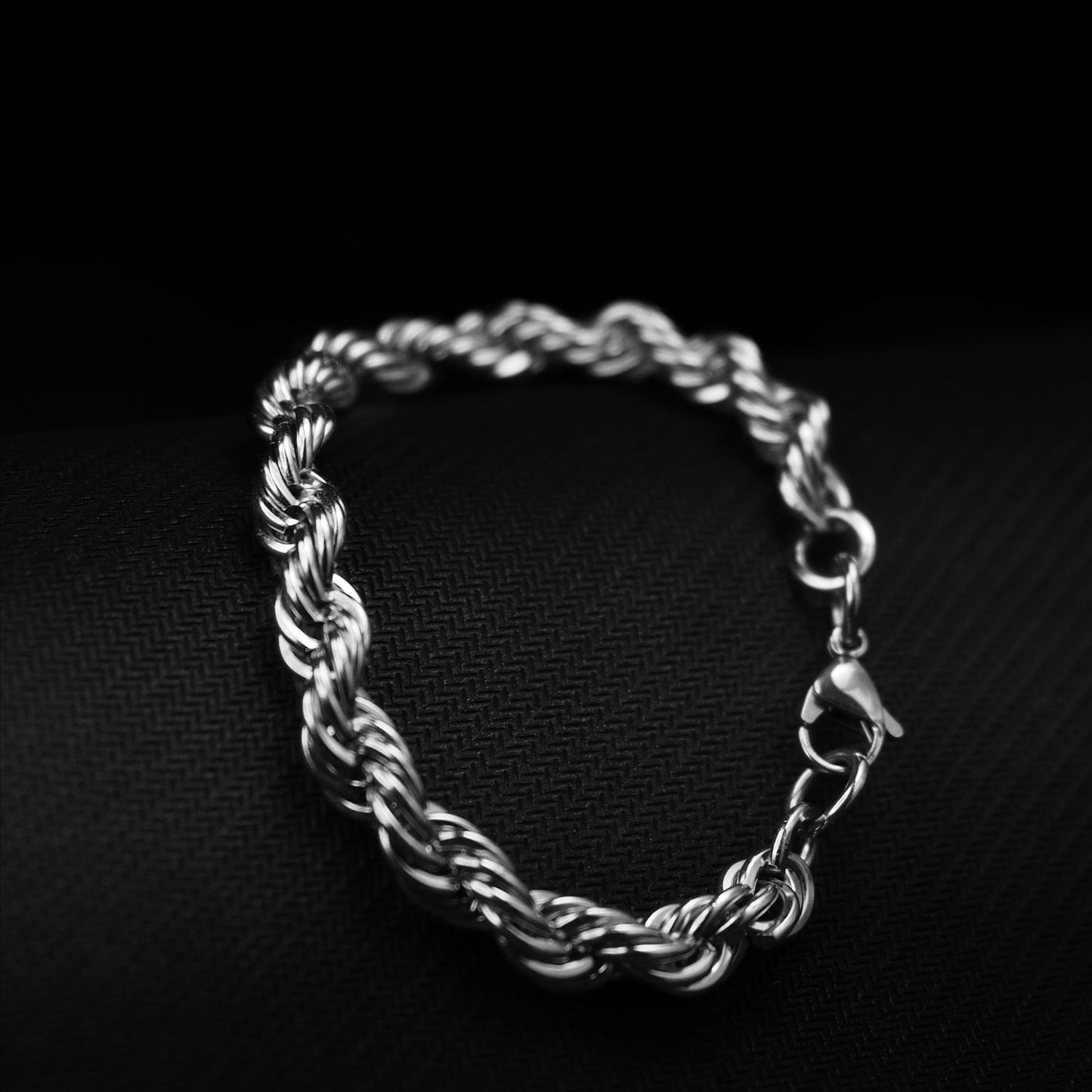 Hand bracelet «TORQUE»