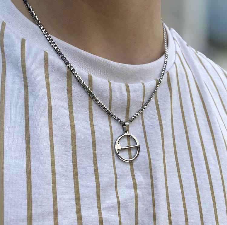 Neck pendant «NIKE»