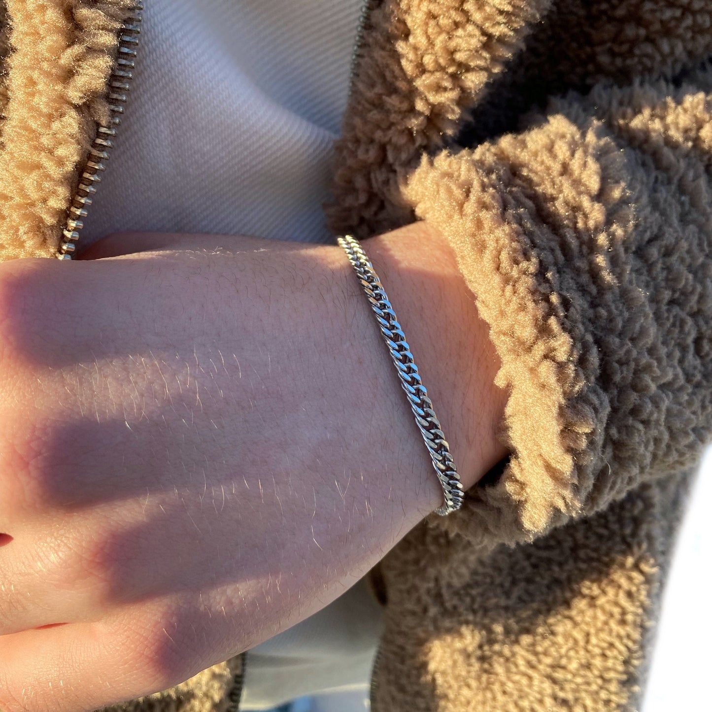 Hand bracelet «WICKER»