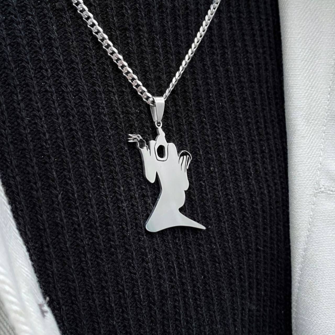 Neck pendant «HUANTED-FAMILY»