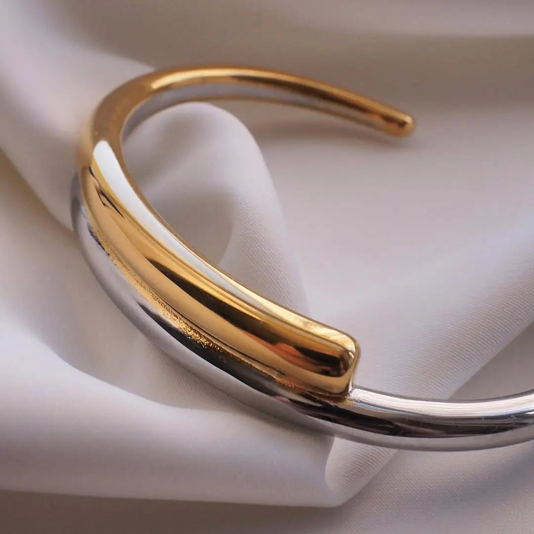 Hand bracelet «SG»