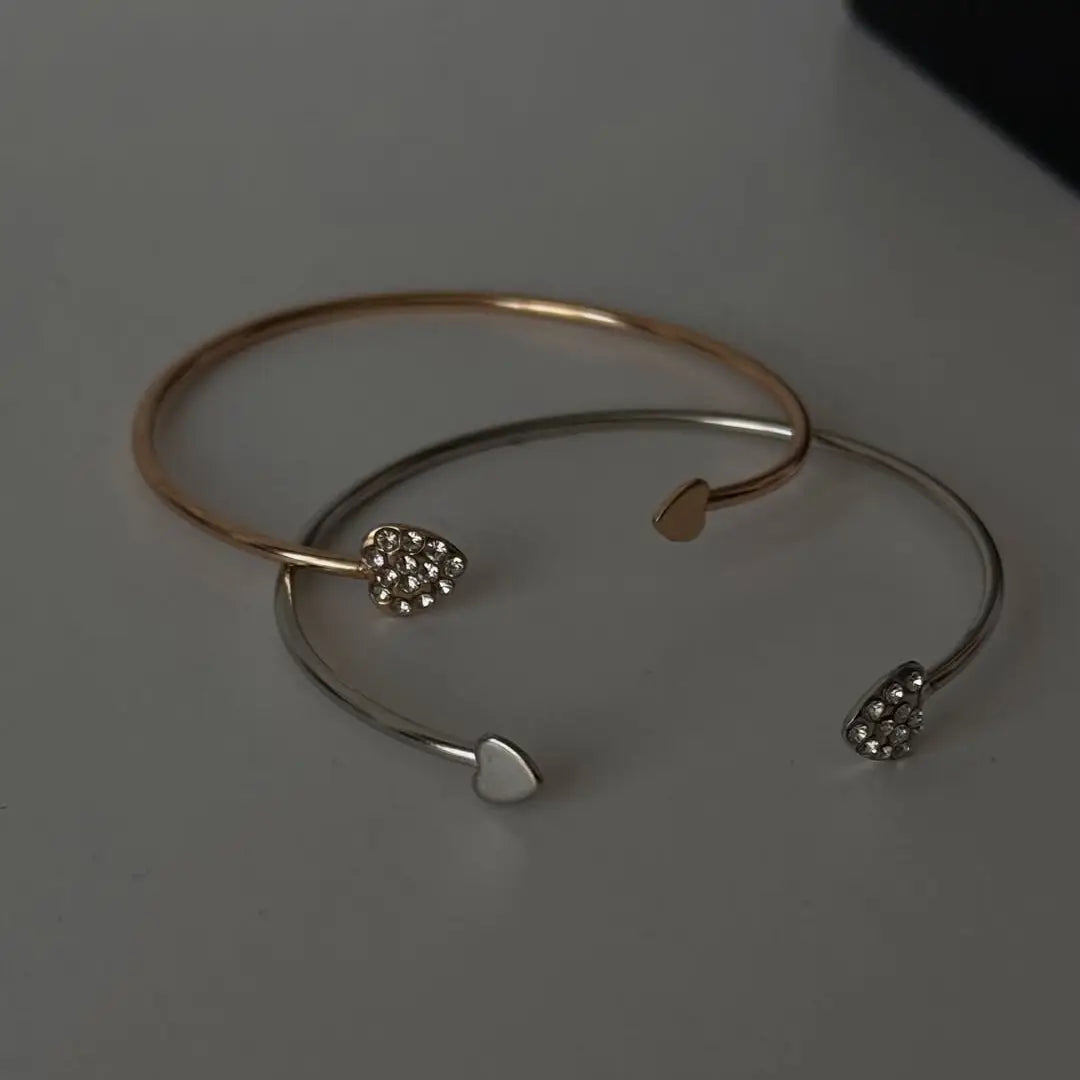 Hand bracelet «FLUTTER»