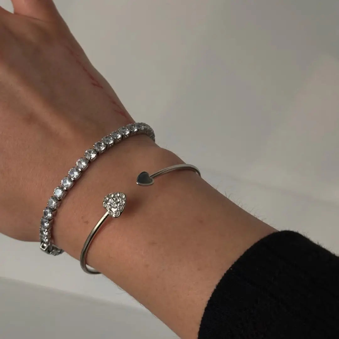 Hand bracelet «FLUTTER»