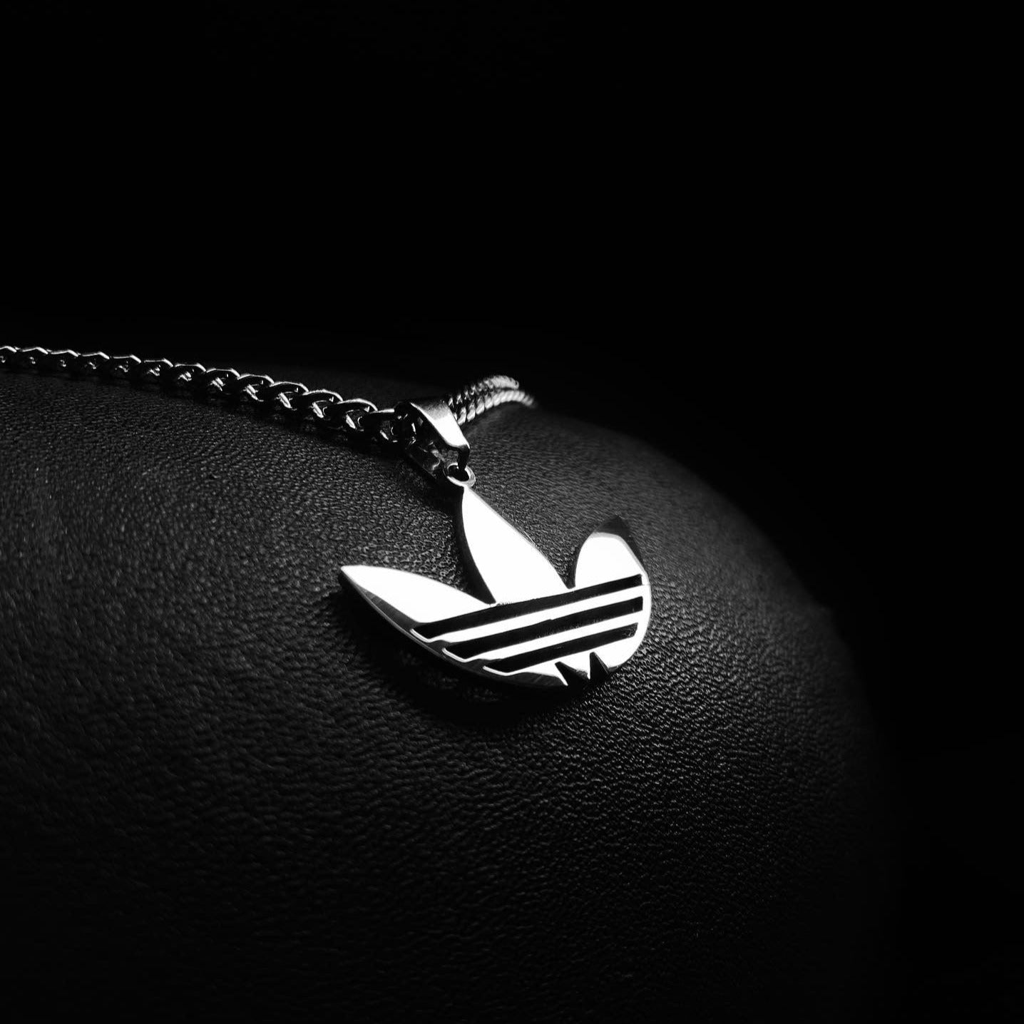 Neck pendant «ADIDAS ORIGINAL»