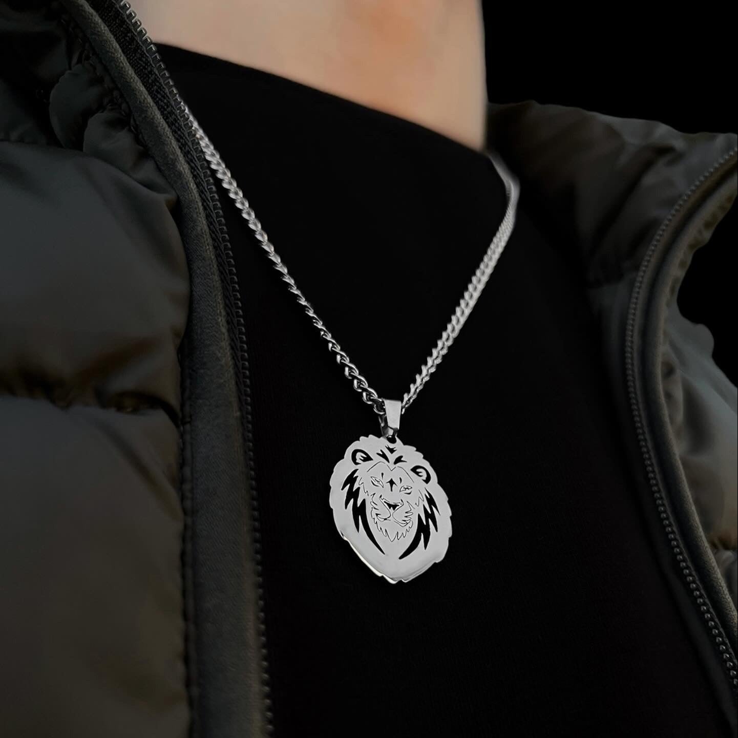 Neck pendant «LION»