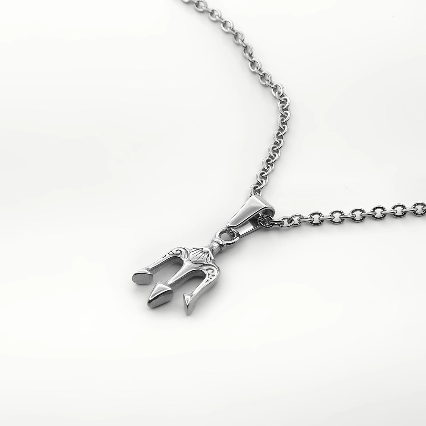 Neck pendant «TRIDENTIS»