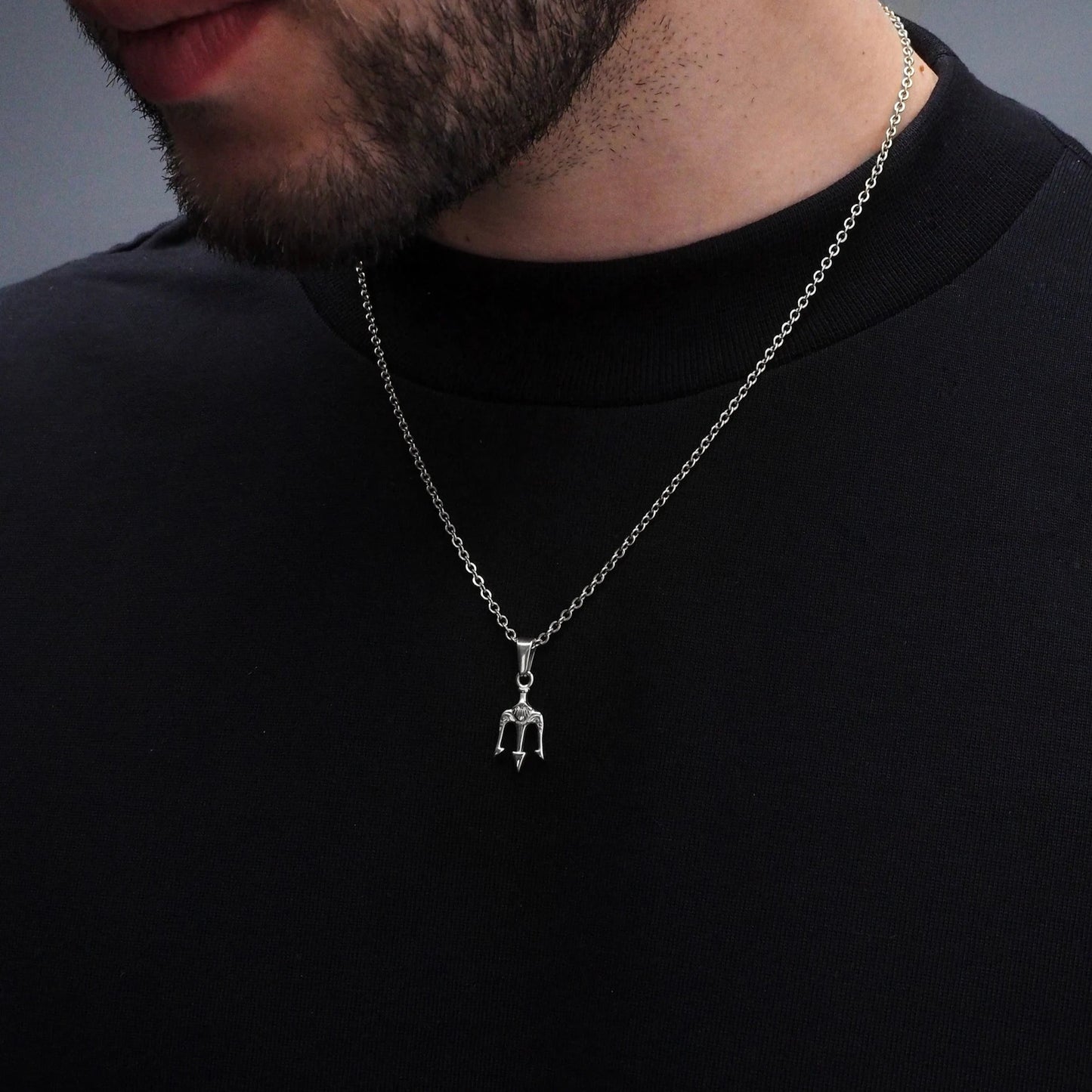 Neck pendant «TRIDENTIS»