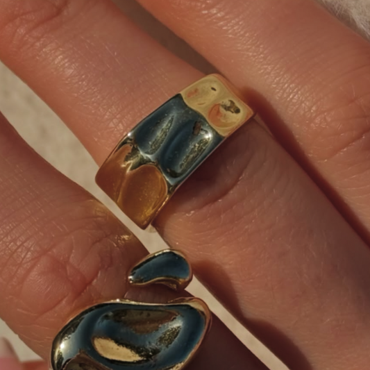 Ring «EMBRACE»