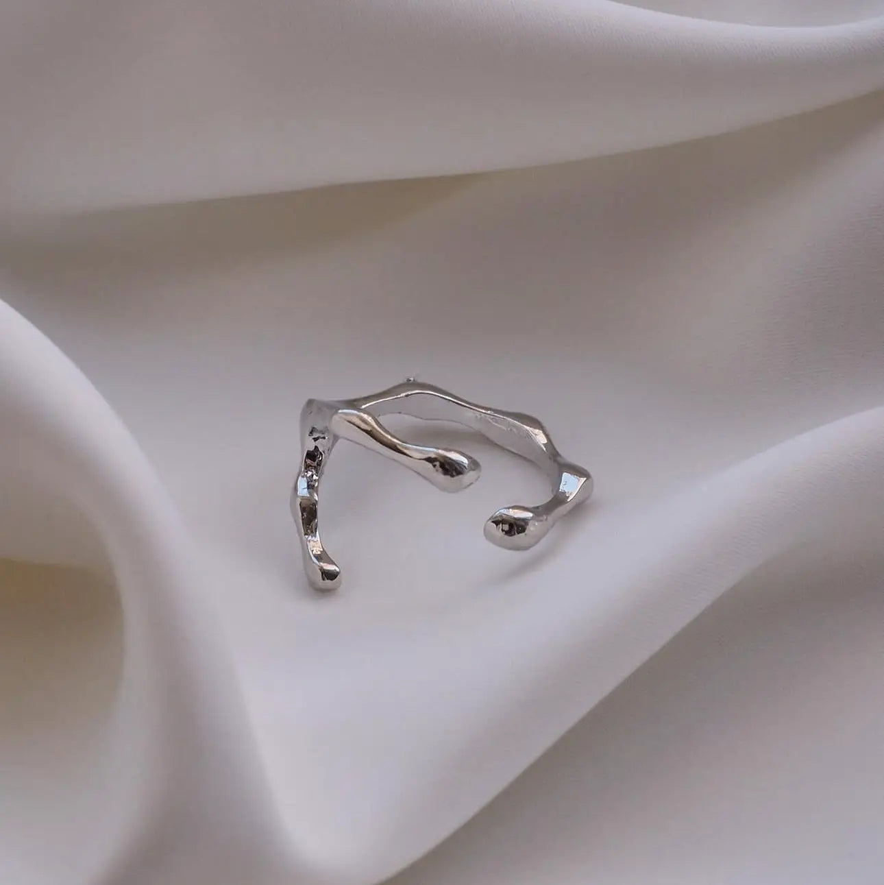 Ring «FLUID»