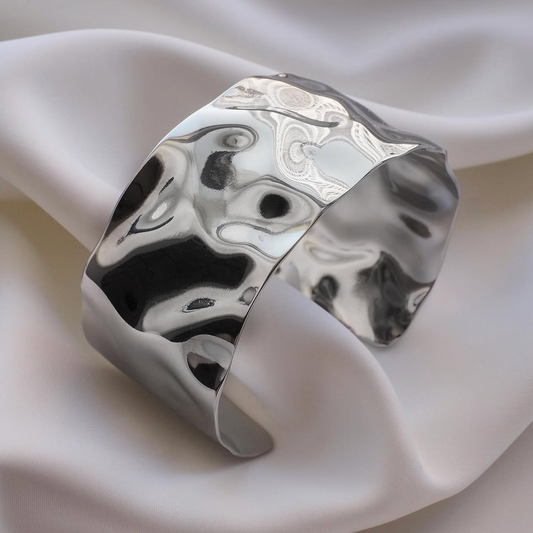 Hand bracelet «WAVE CUFF»