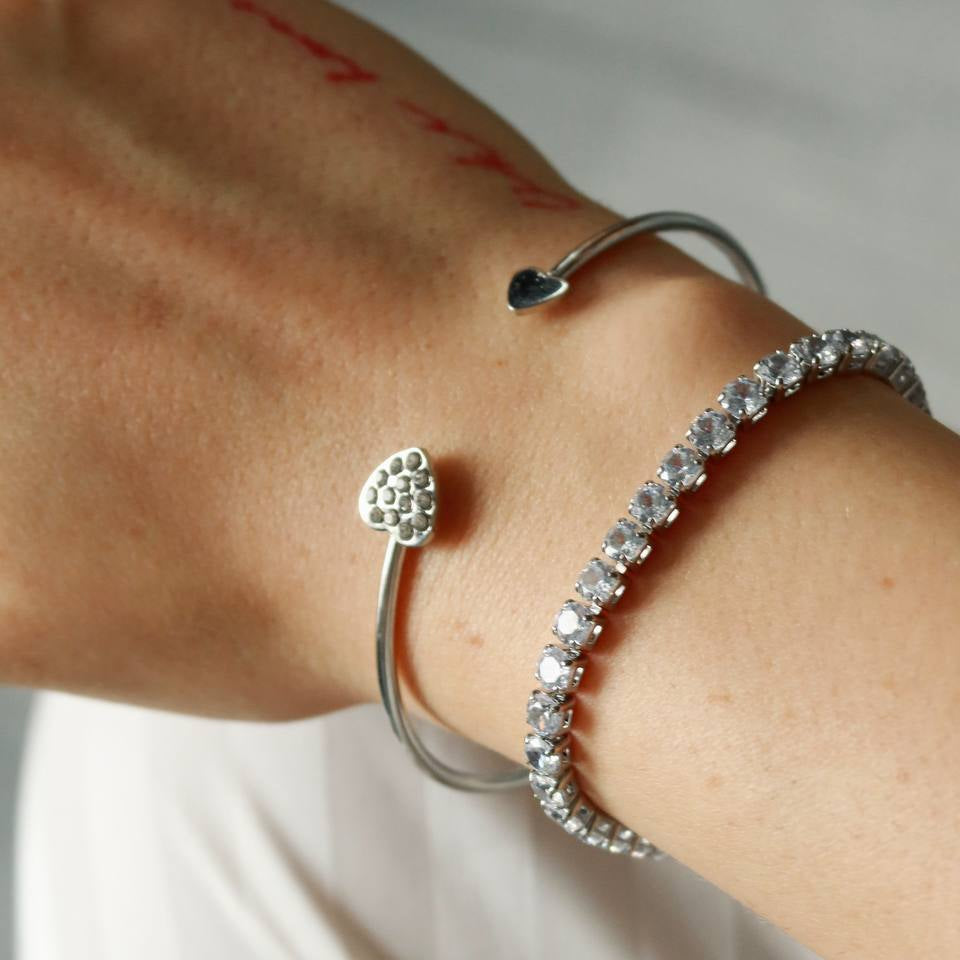 Hand bracelet «FLUTTER»