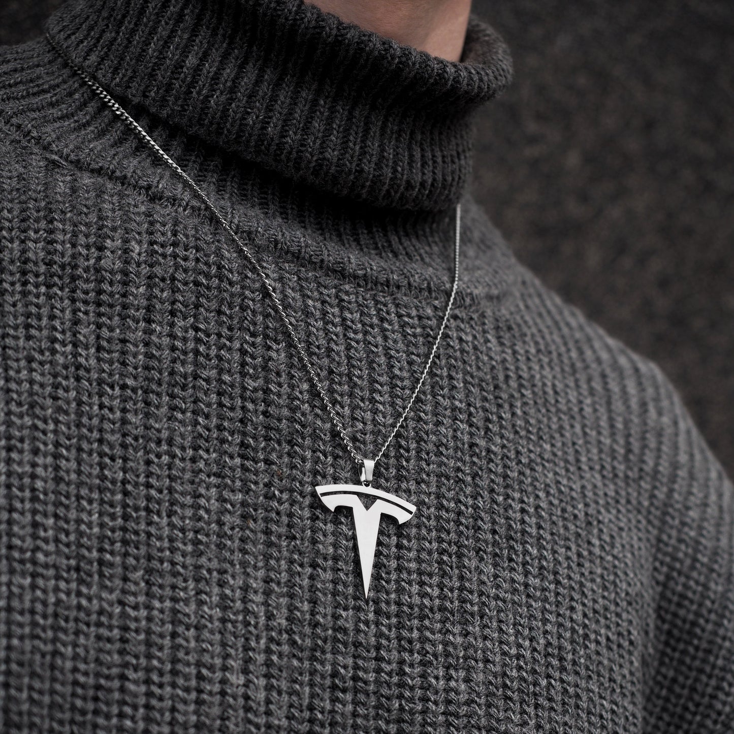 Neck pendant «TESLA»