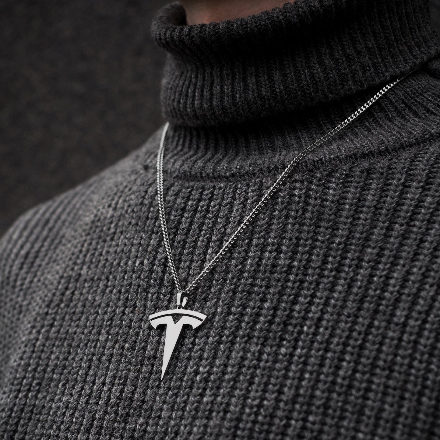 Neck pendant «TESLA»