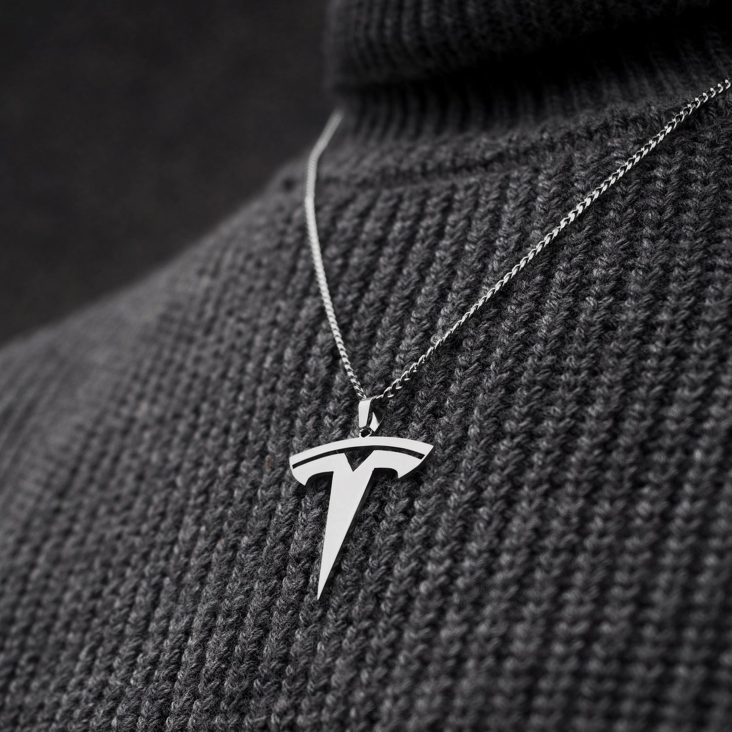 Neck pendant «TESLA»