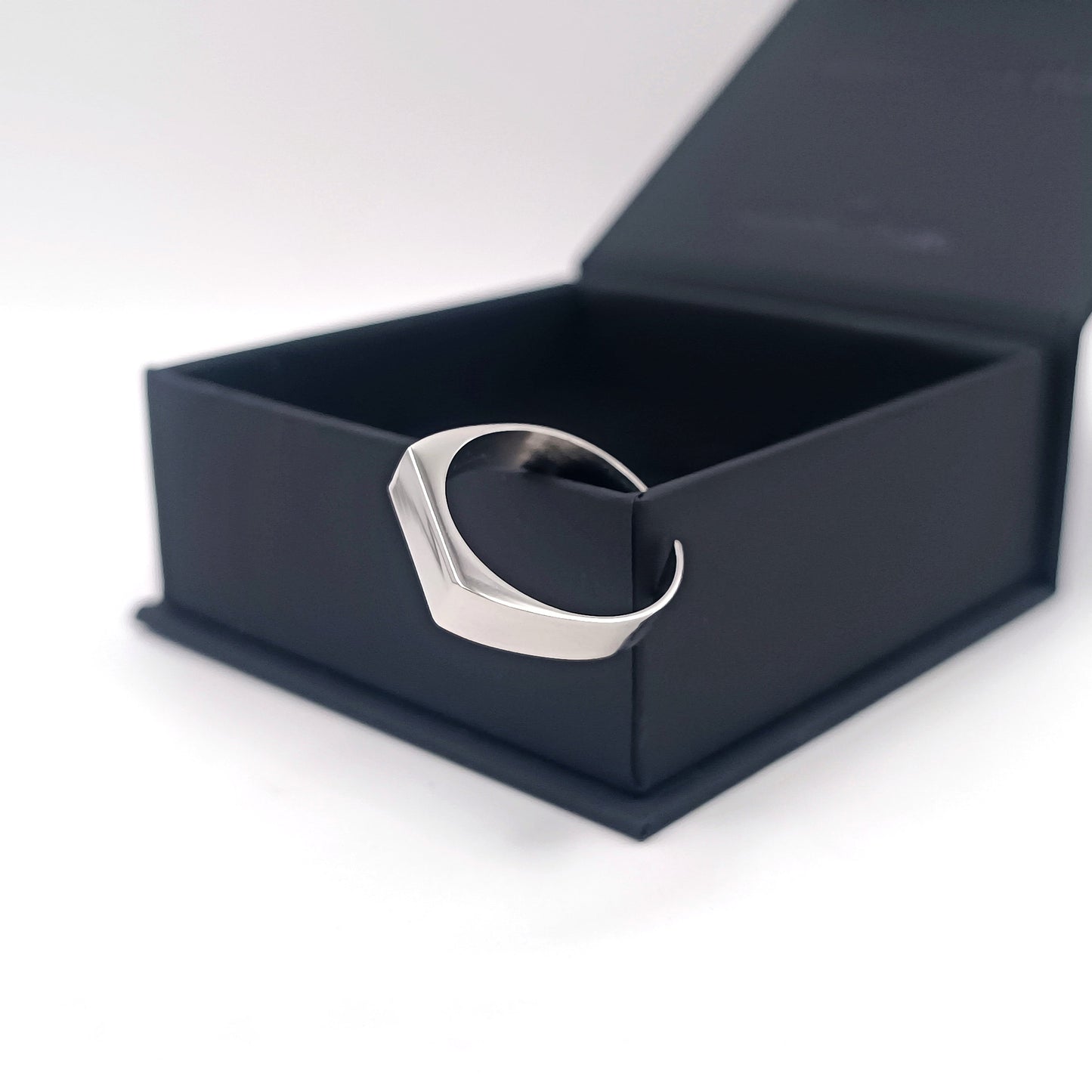 Ring «GRAVITY»