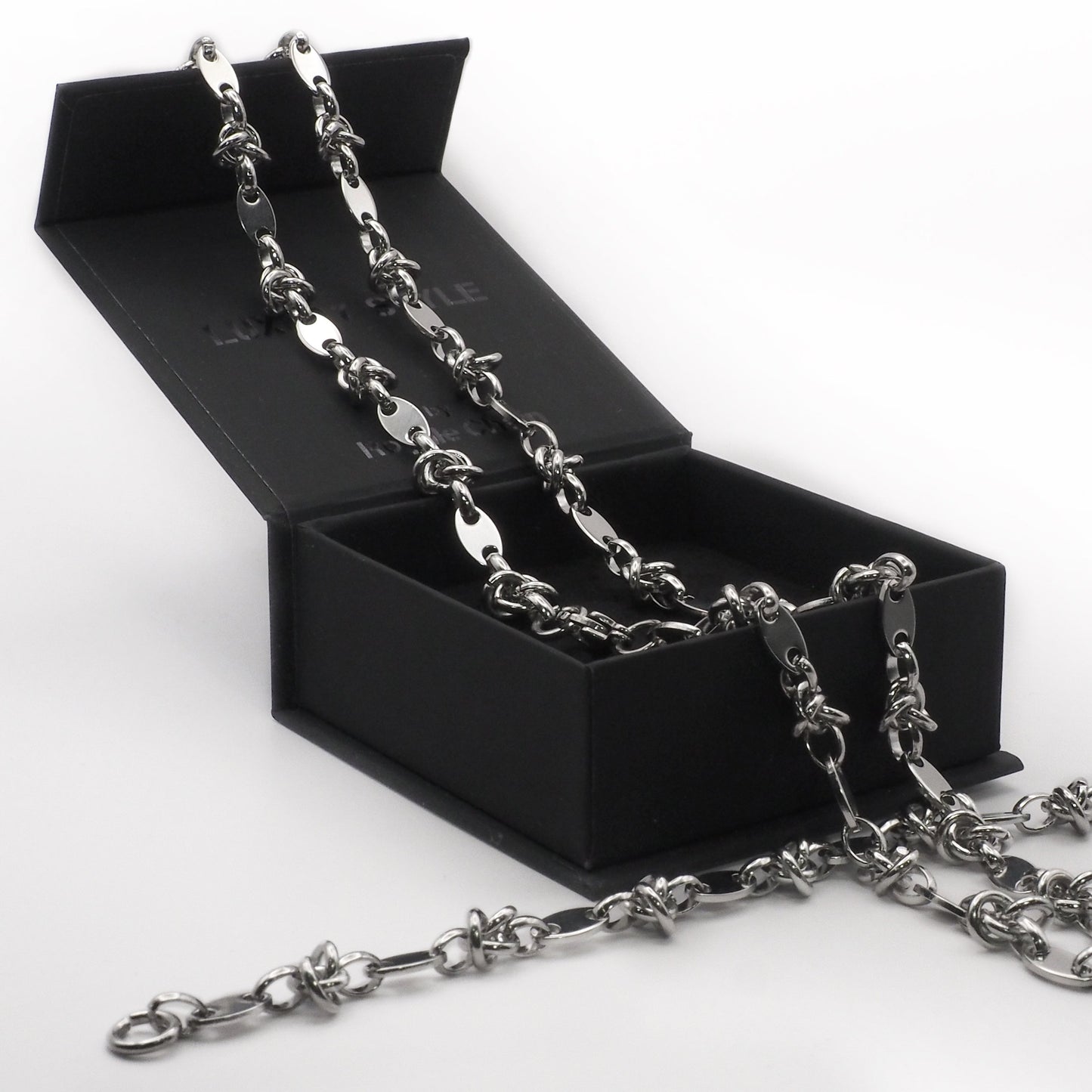 Hand bracelet «NO NAME 10»