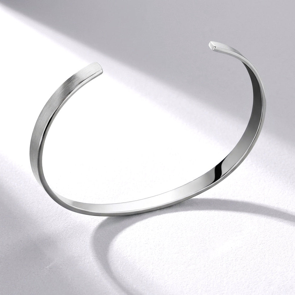Hand bracelet «FLOW CUFF»