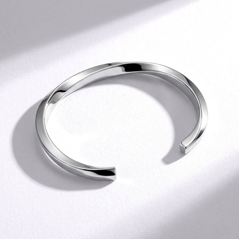 Hand bracelet «HALO»