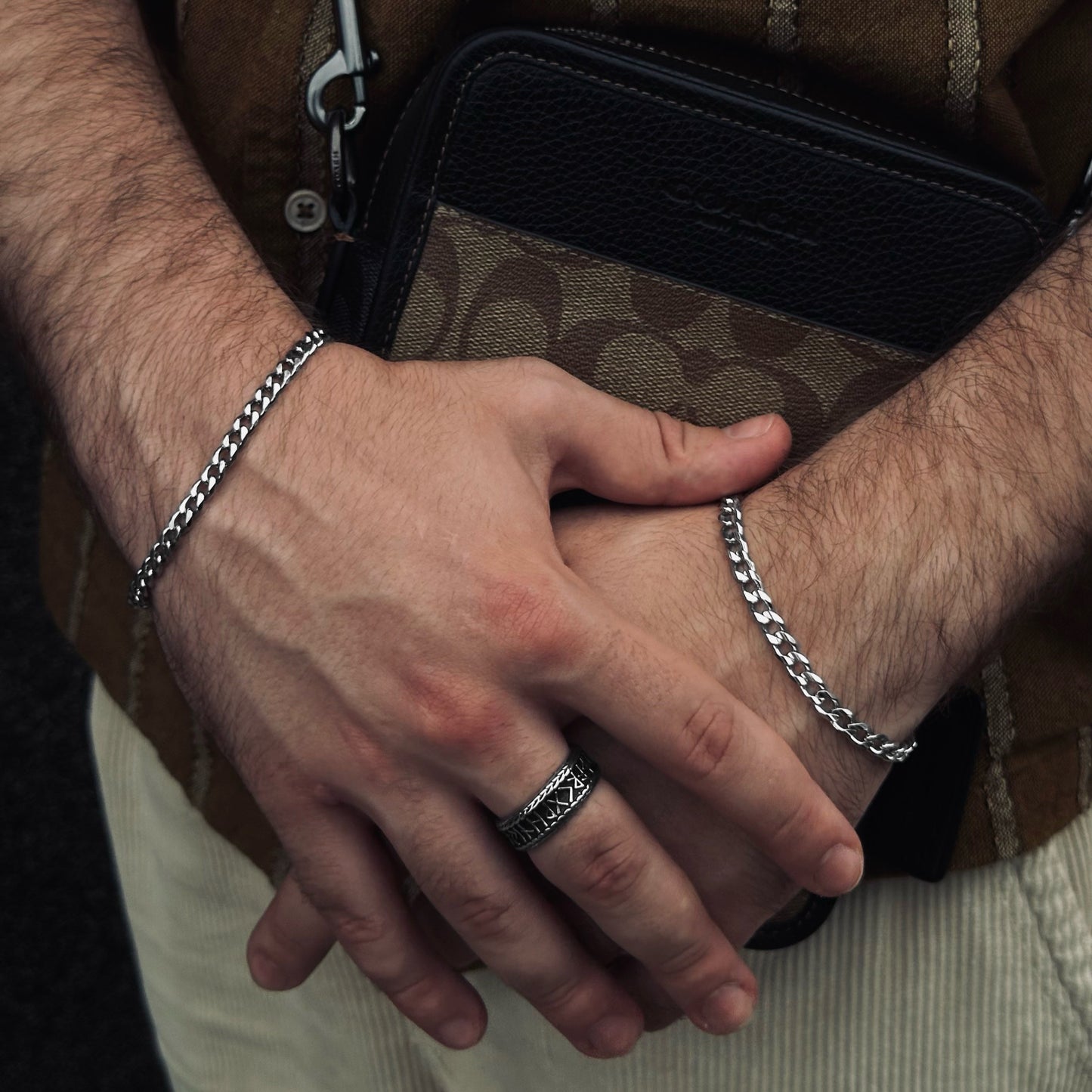 Hand bracelet silver «CARAPACE»