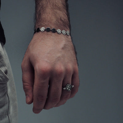 Hand bracelet «SMAIL»