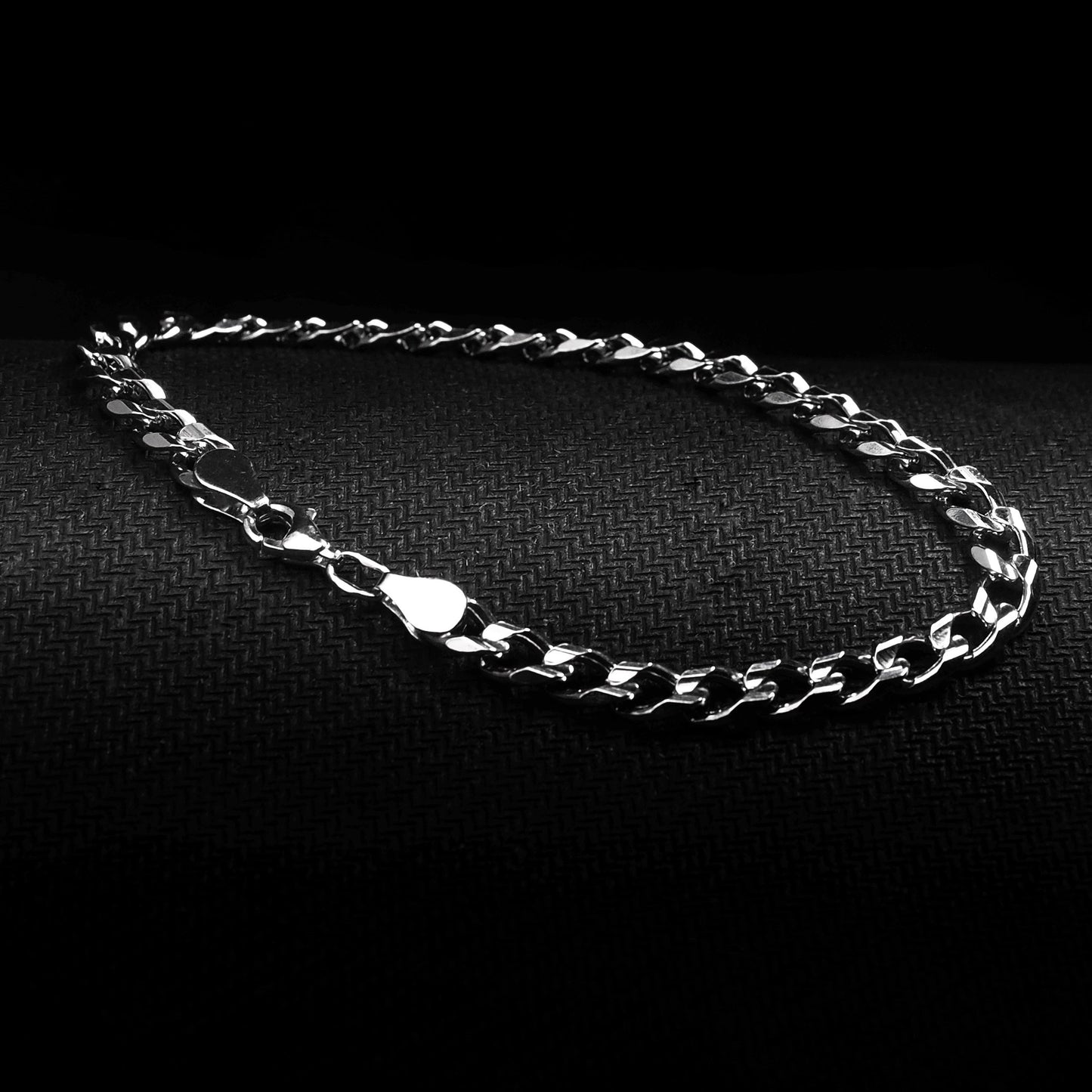 Hand bracelet silver «CARAPACE»