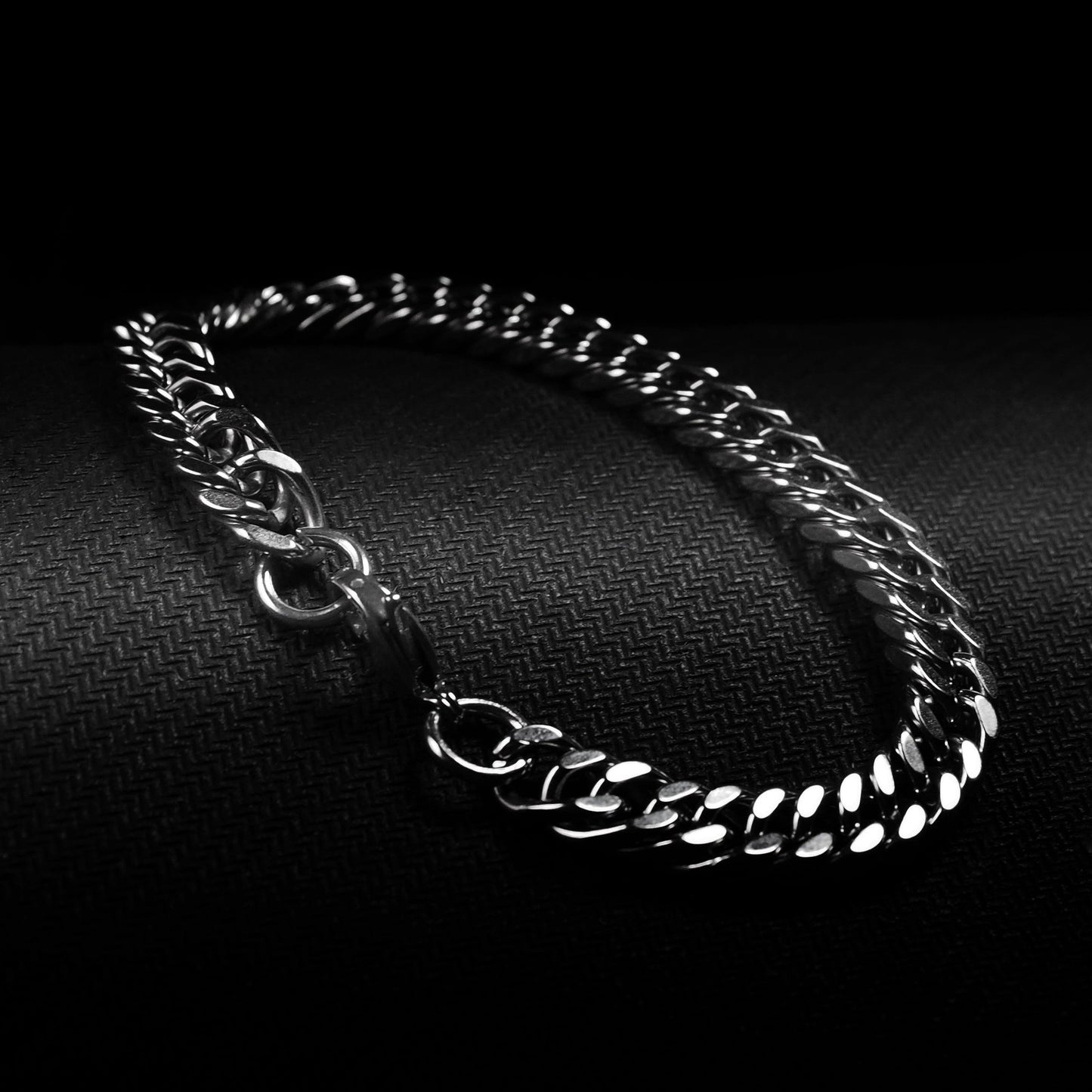 Hand bracelet «GRAND»